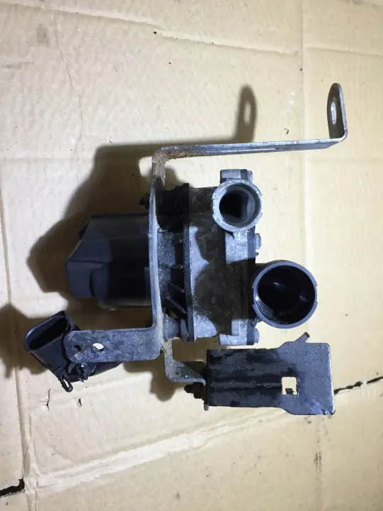 Pompe à air secondaire Audi A3 8V 2.0 TFSI OEM 04E959231A image 4