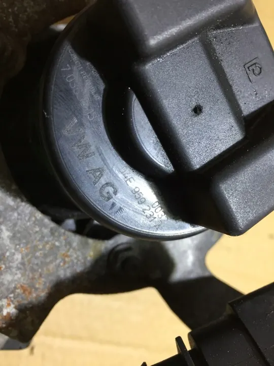 Pompe à air secondaire Audi A3 8V 2.0 TFSI OEM 04E959231A image 6