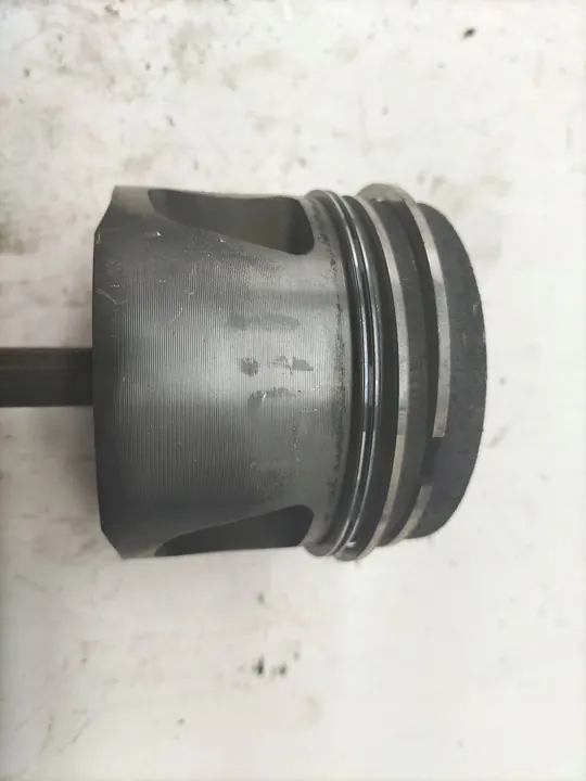 Pistão 81L33 2.5 TDI Volvo V70 II (1999-2007) image 3