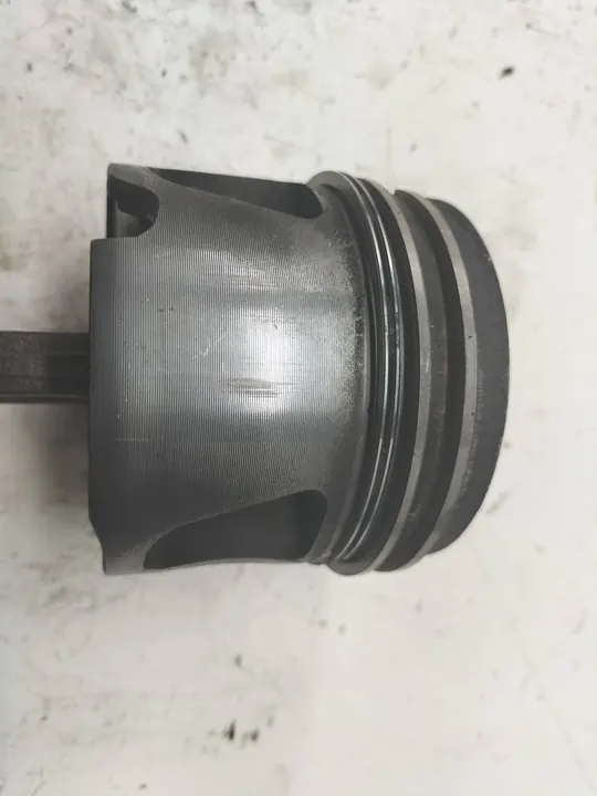 Pistão 81L33 2.5 TDI Volvo V70 II (1999-2007) image 4