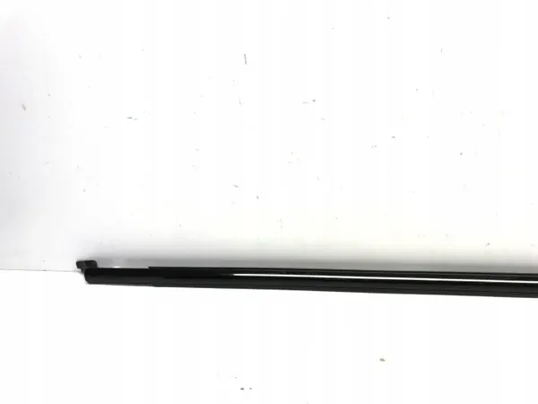 Junta ventana trasera lado derecho OEM 31845555 Volvo XC90 image 3