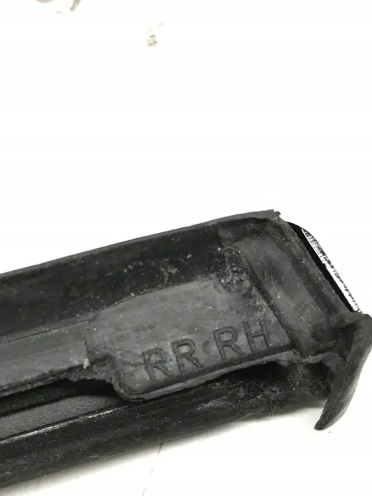 Junta ventana trasera lado derecho OEM 31845555 Volvo XC90 image 7