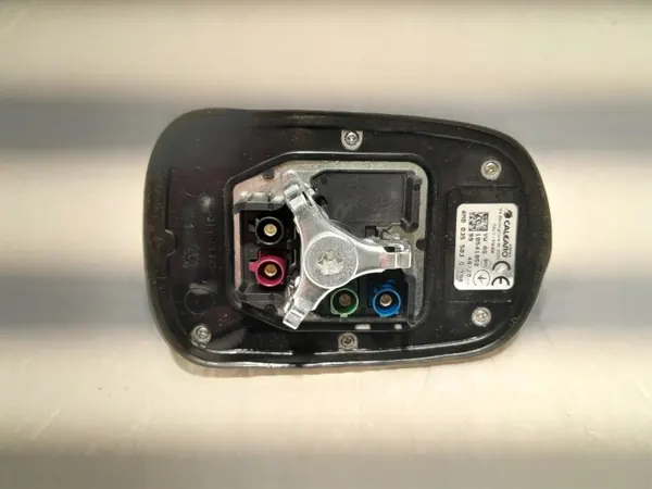 Audi Q5 II Vinantenne OEM 4M0035503Q image 3