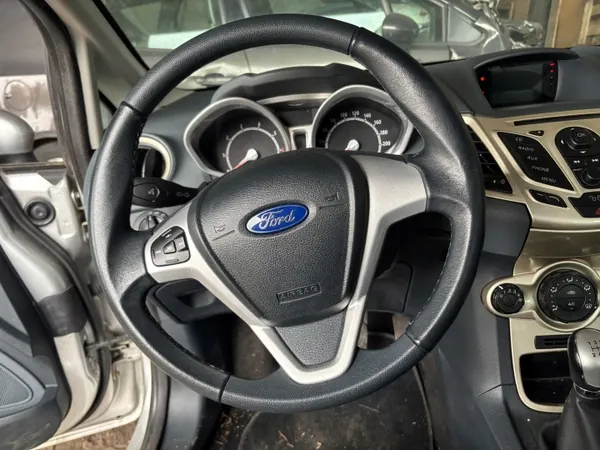 Fiesta MK7 dashboard airbagconsole OEM - Gebruikt image 4