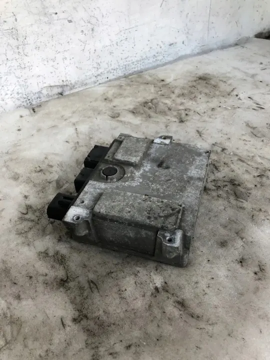 Infiniti Q50 ohjausavuste ohjausyksikkö OEM E271058023 image 3