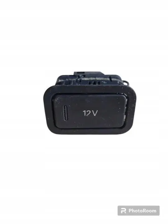 Prise 12V OEM 4B0925071 pour Audi A6 2.5L Diesel image 2