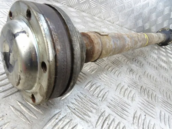 Arbre de transmission Jeep Cherokee (KJ) 2.8 CRD 4x4 Automatique - Avant image 2