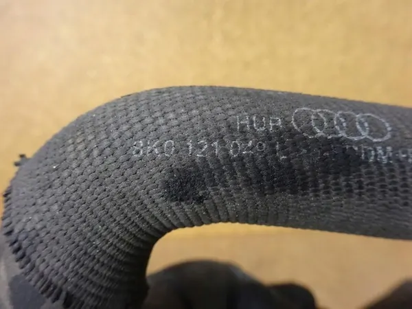 AUDI A4 B8 8K A5 8T 2.0 TDI Vesijohdot 8K0121049L image 2