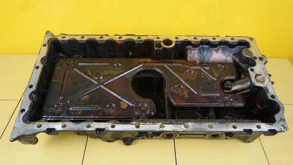 FORD KUGA MK1 2.5 B Oljetunna HYDB 30777912 image 2