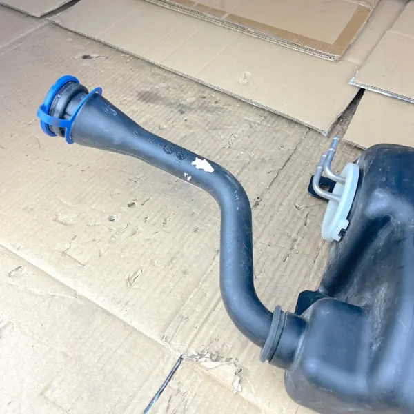 Réservoir lave-glace OEM A447869020 pour Mercedes Vito Viano image 5
