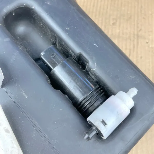 Réservoir lave-glace OEM A447869020 pour Mercedes Vito Viano image 7