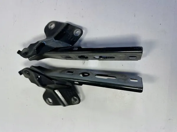 Audi Q3 8U Konepeltisarana OEM 8U0823302 image 2