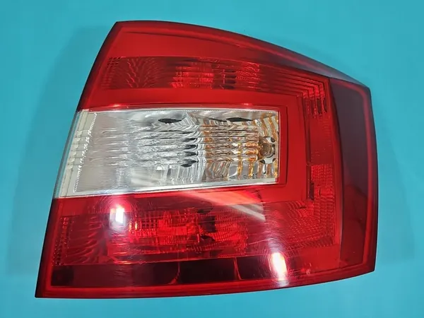 LÁMPARA TRASERA DERECHA SKODA RAPID SPACEBACK 5JJ945312 image 2