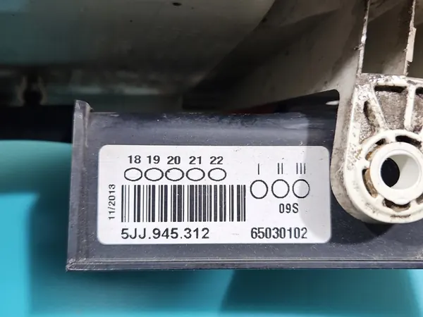 LÁMPARA TRASERA DERECHA SKODA RAPID SPACEBACK 5JJ945312 image 4