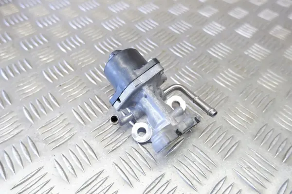 EGR-venttiili OEM 2562015350 Toyota Yaris Hybridille image 2