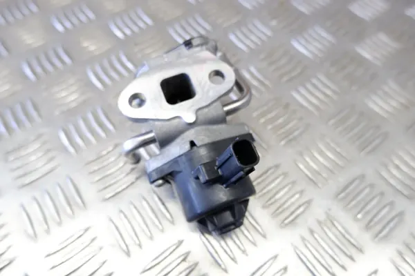 EGR-venttiili OEM 2562015350 Toyota Yaris Hybridille image 5