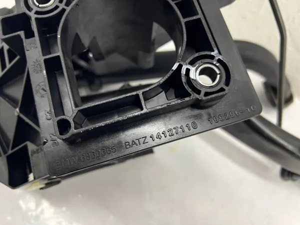 Jeu de pédales OEM 6870847 pour BMW image 8