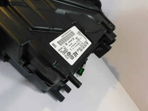 AUDI A8 D4 4H XENONSCHEINWERFER LINKS RECHTS image 9