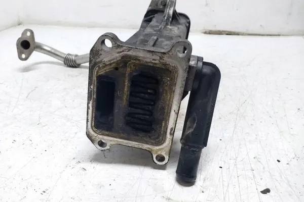 EGR-jäähdytin VOLVO XC60 2.4L Diesel 2010 image 2