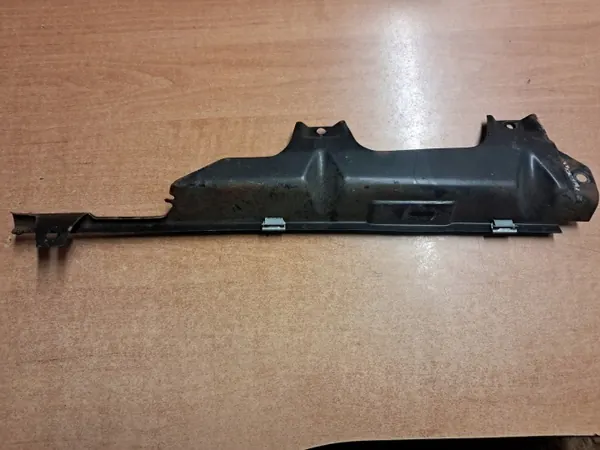 OEM 1236910108 Takaikkunan Kanavansuojus Vasen Mercedes W123 image 4