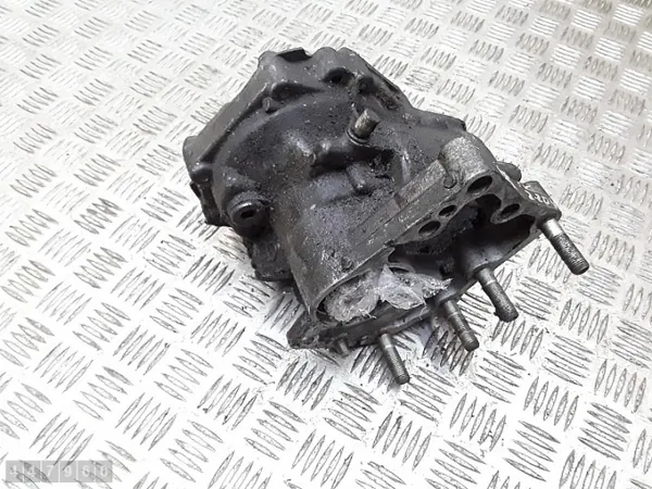 Toyotan jakolaatikko OEM w82 1w 326 RAV4 2006 image 2
