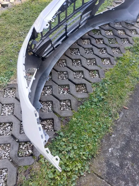 HYUNDAI I30 Grill 86351-A6000 image 2