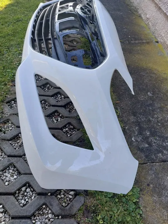 HYUNDAI I30 Grill 86351-A6000 image 8