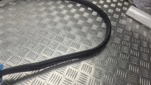 OEM 291104 oven tiiviste Nissan Ariya 2024 vasen taka image 3