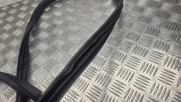 OEM 291104 oven tiiviste Nissan Ariya 2024 vasen taka image 4