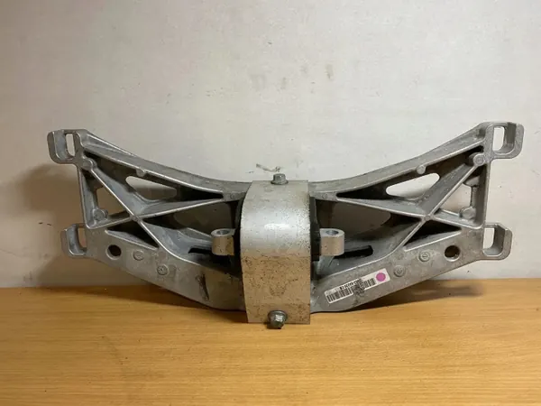Support de boîte OEM C4328 pour Jaguar XF 2.0L Diesel image 3