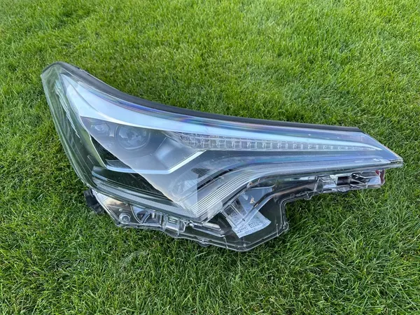 Lámpara delantera Toyota CHR Full LED 16-19 derecha 81130-F4070-00 image 2