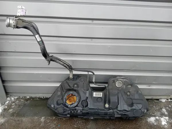 Depósito de combustible Mercedes-Benz OEM A2134702401 - Usado image 2