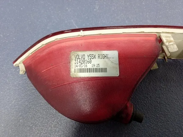 Volvo V40 II Nebelschlussleuchte OEM 31420160 - Gebraucht image 4