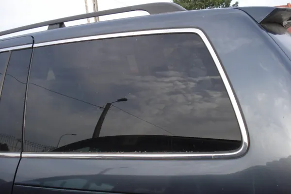Vitre latérale arrière gauche OEM 1 pour Honda Odyssey III image 2