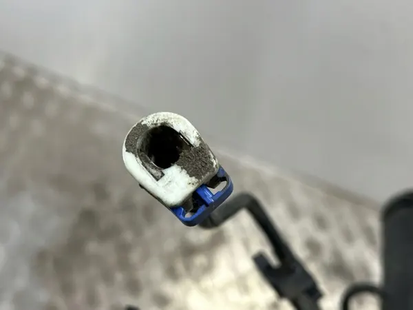 Kraftstoff-Einfüllstutzen Chrysler Pacifica OEM P68184265AD image 9