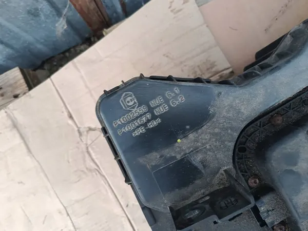 Peugeot 3008 II 1.5 BLUEHDI AdBlue Tank Complete 9825645580 image 3