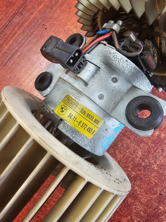 Ventilador BMW E39 Sedan 8372493 image 3