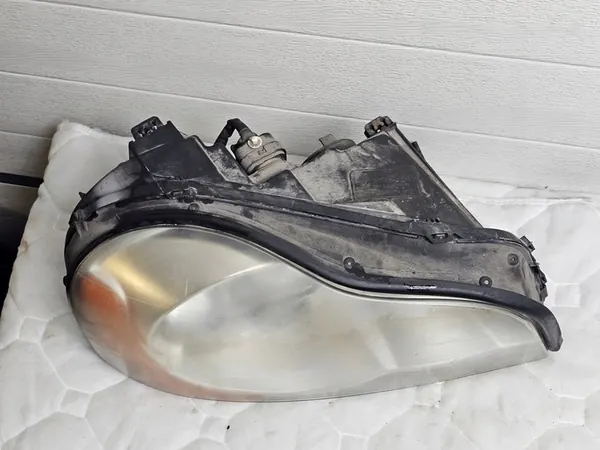 Volvo OE 30698814 heijastin oikea asennus image 4