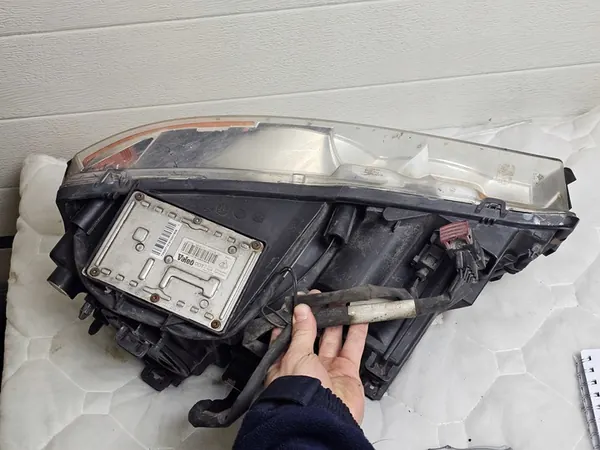 Volvo OE 30698814 heijastin oikea asennus image 7