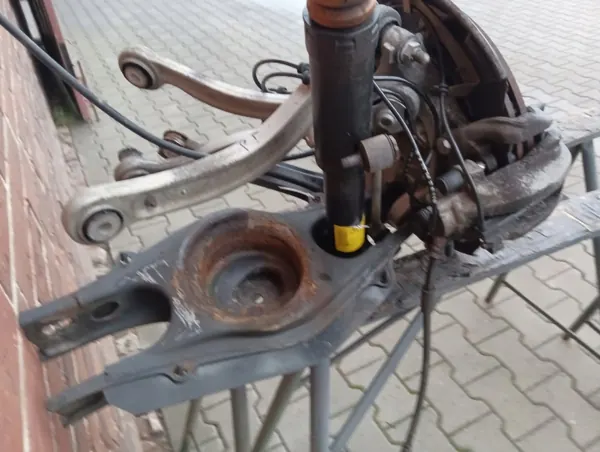 ZWROTNICA PRAWY TYL TYLNA MERCEDES E-KLASA W212 KOMBI 3.0 350 CDI OEM image 4