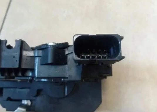 Bakre högra dörrlås Opel Meriva B Original 13432377 image 7