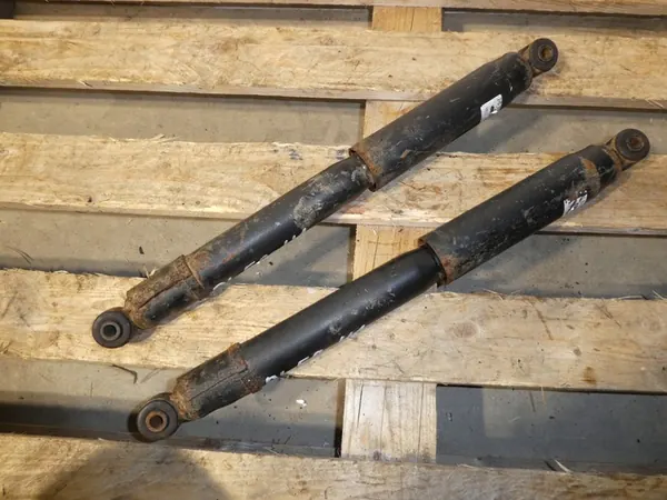 Ammortizzatore posteriore VW Amarok 2H0513029J image 4