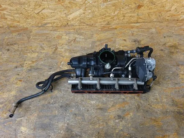 Ansaugkrümmer AUDI A3 8P EOS GOLF V 2.0 TFSI 06F133192A image 5