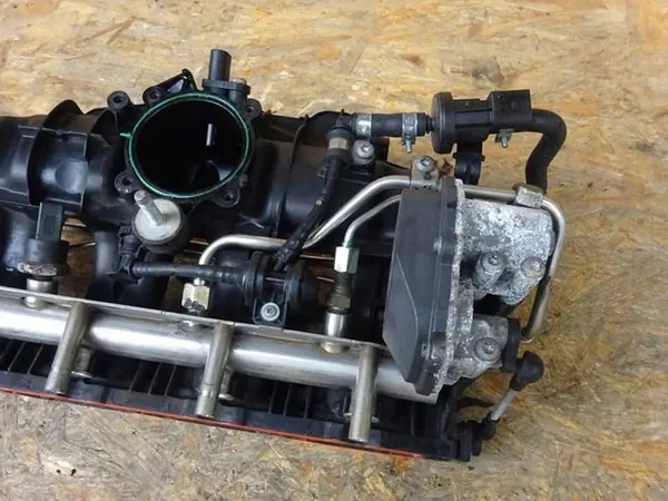 Ansaugkrümmer AUDI A3 8P EOS GOLF V 2.0 TFSI 06F133192A image 7