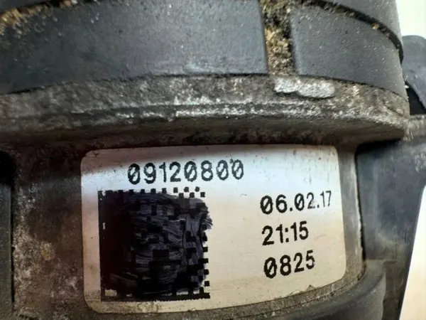 Vesipumppu Land Rover OE 09120800 Range Rover Sportille image 3