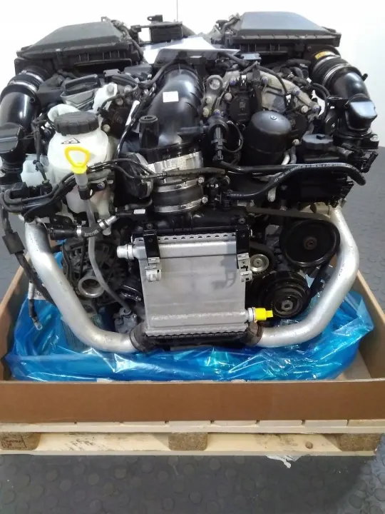 Mercedes R (W251) M276 826 Moottori Uusi OEM M276826 image 3