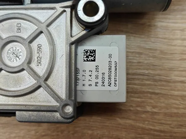Motor de techo solar Audi A6 OEM 4G8959591A - Usado image 3