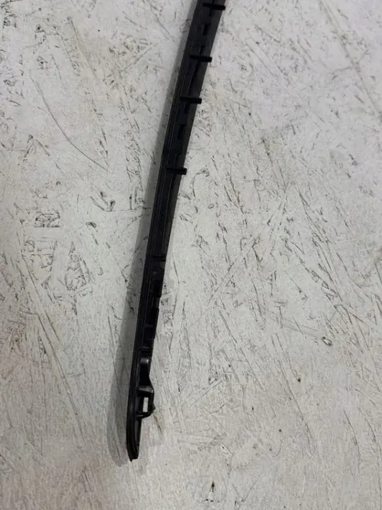 BMW G23 M440i Cabrio Voorruit Strip Rechts OEM 8494508 image 4