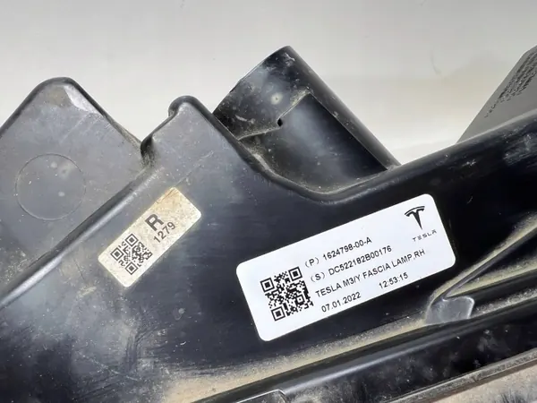 Tesla Model 3/Y Rechter DRL OEM 1624798-00-A image 8