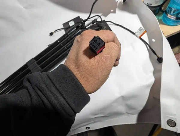 VOLVO V60 II Bagagelucka Lyftstöd OEM 32296298 image 5